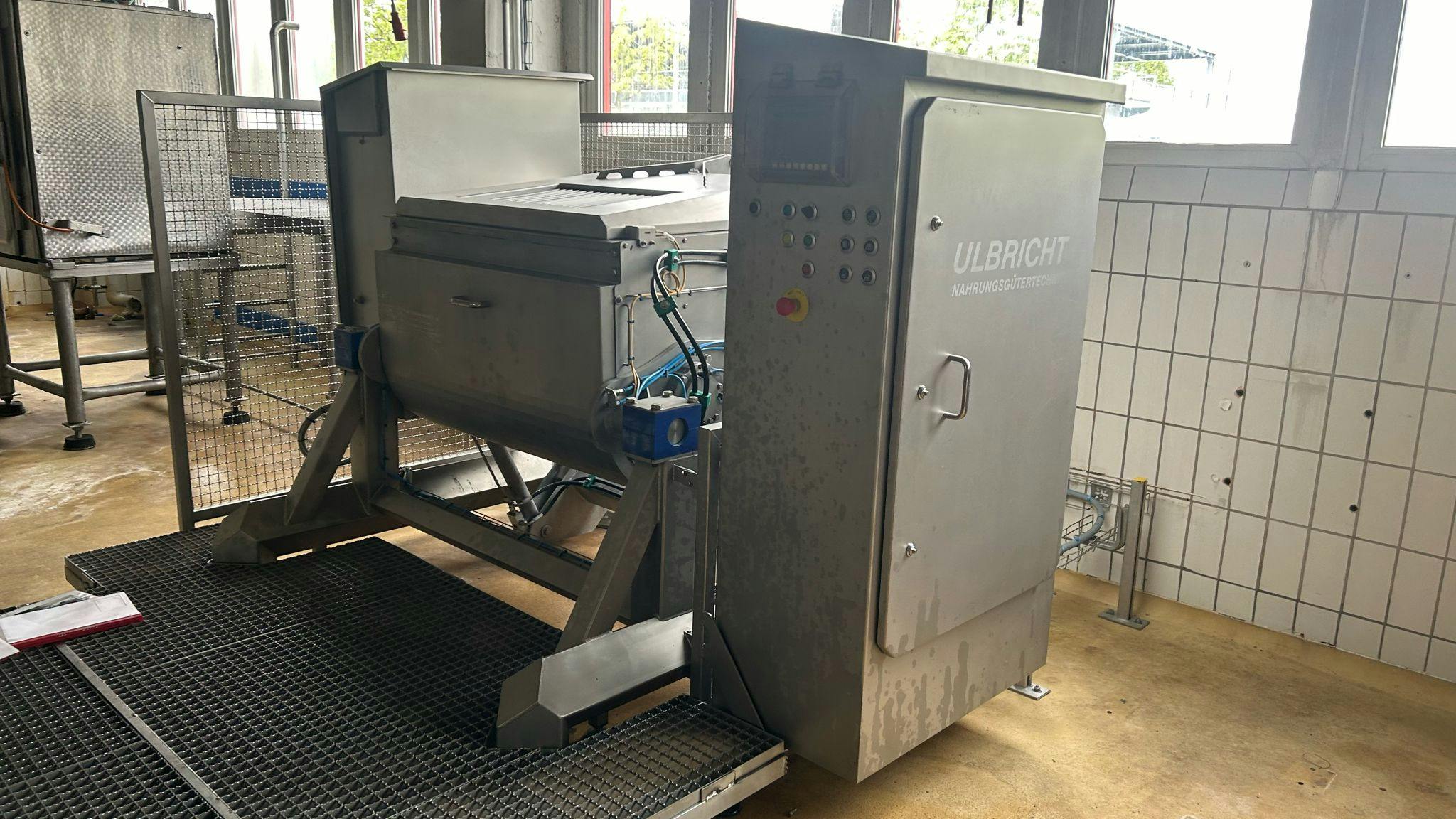 Left view of ULBRICHT NAHRUNGST. Z-Type Mixer Ulbricht ZAK 300